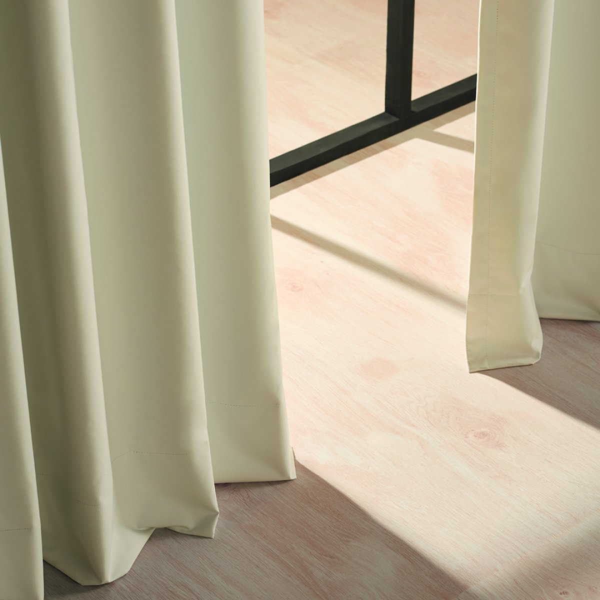 214133_2_blackout_curtains-i_1