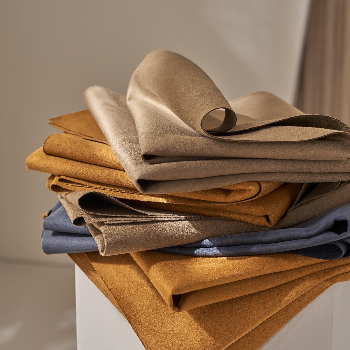 225637_3_ultra_suede