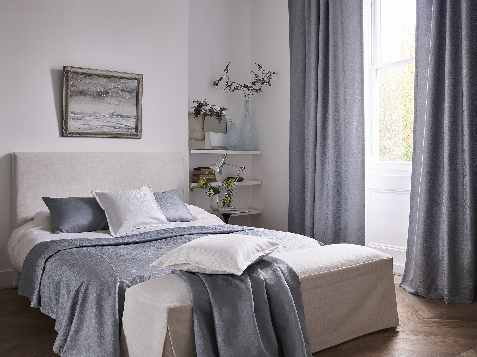 10 Stylish Bedroom Curtain Design Ideas